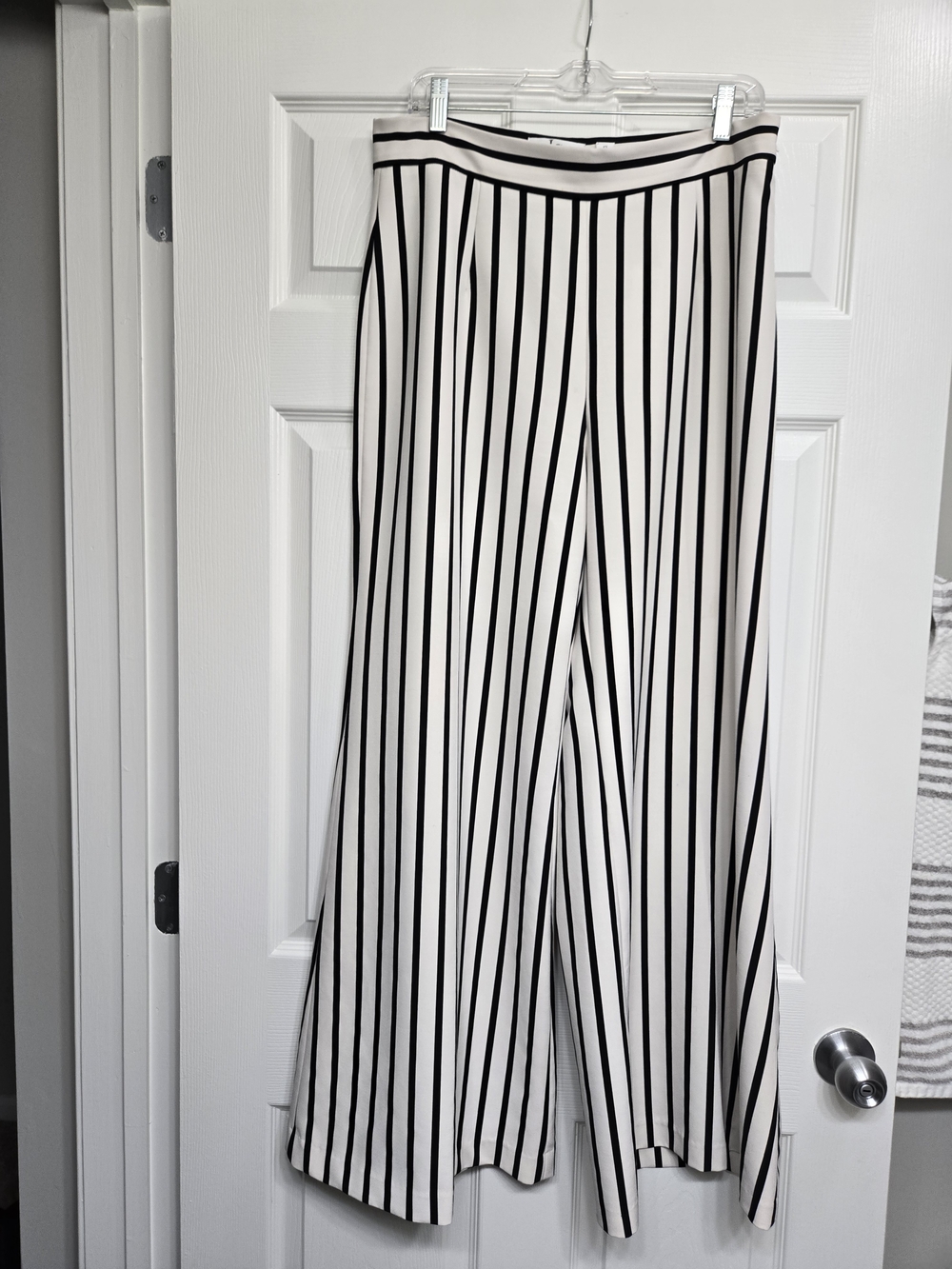 LG Black and White Vertical Stripe Wide-Leg Pants
